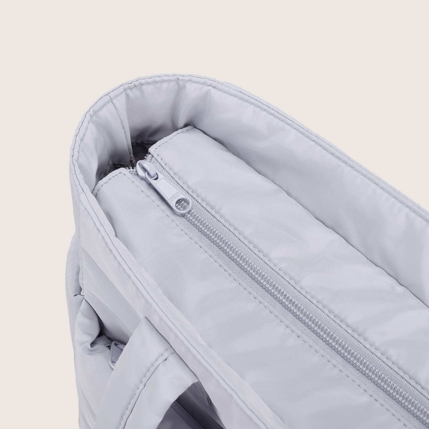 20L Puffy Tote Bag med 15,6" laptoprom