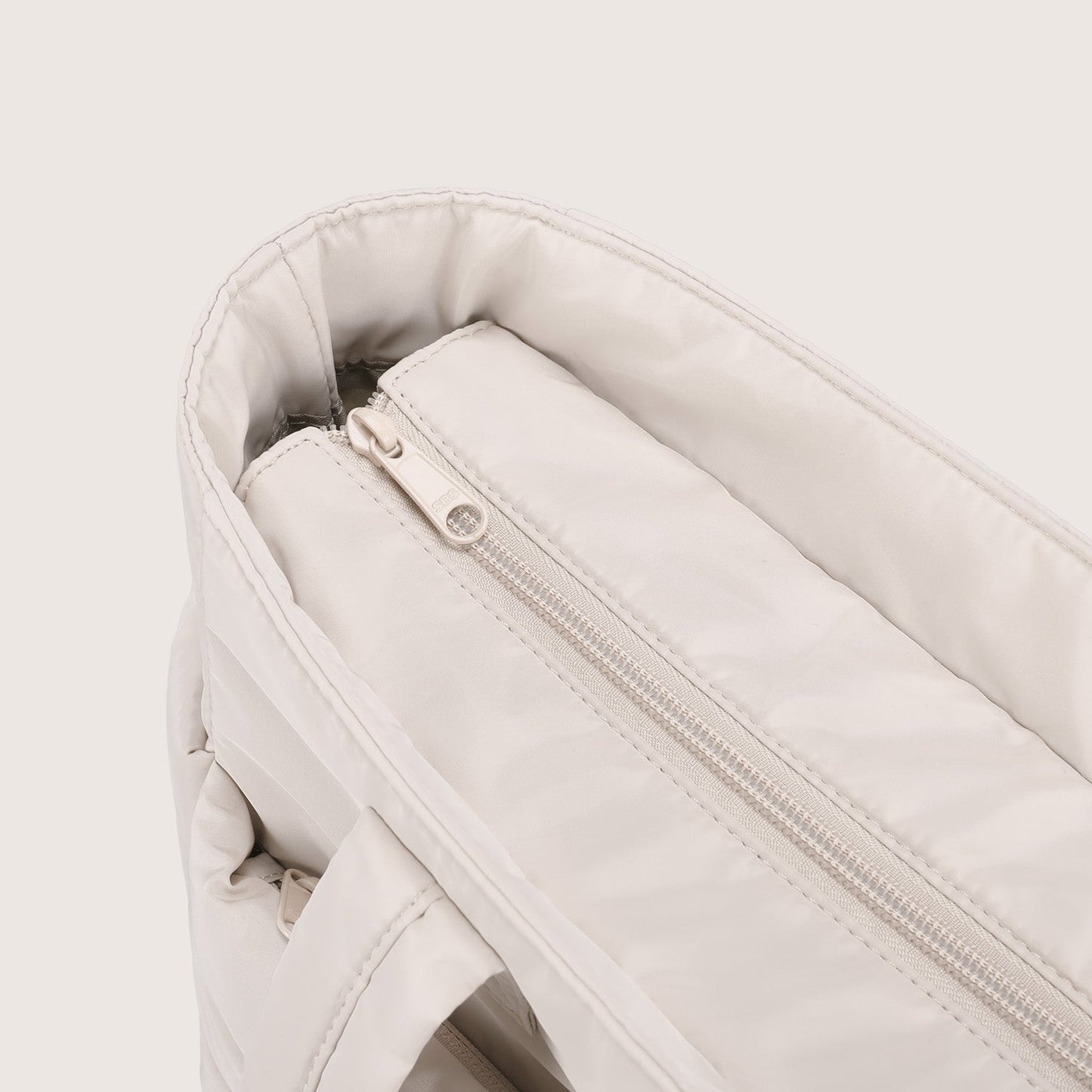 20L Puffy Tote Bag med 15,6" laptoprom